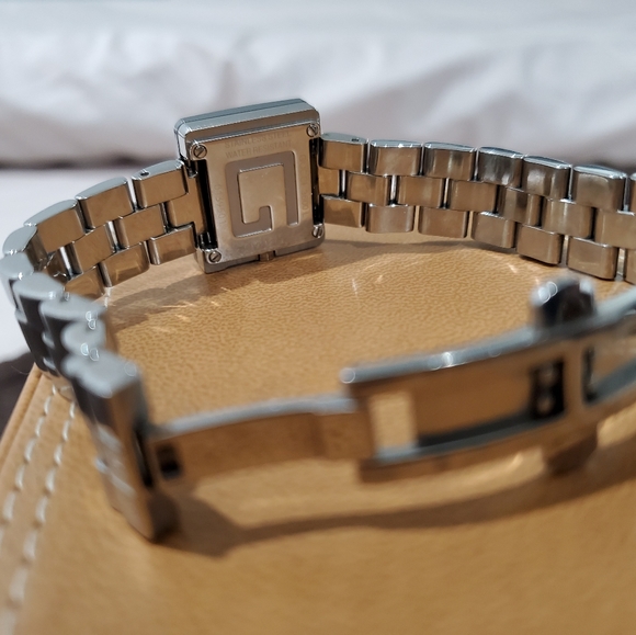 Gucci Ladies G Bezel Silver Dial Stainless Watch - Picture 6 of 16